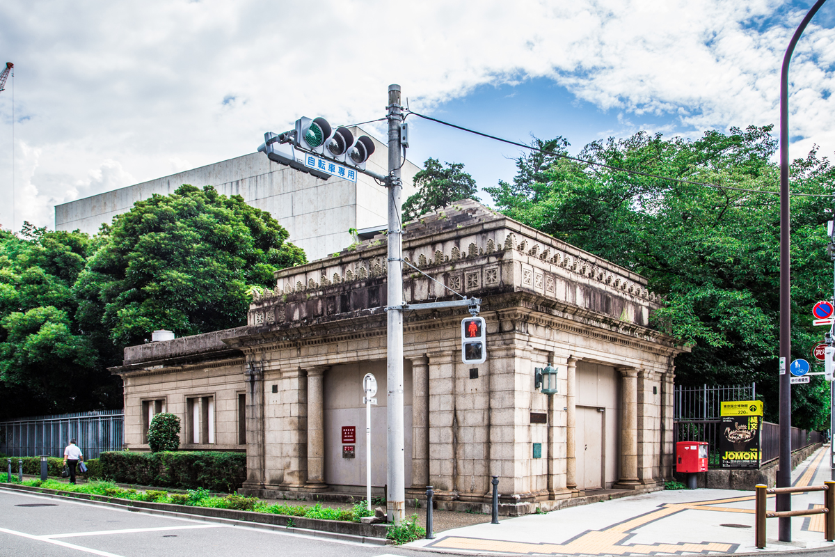 旧博物館動物園駅