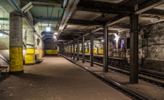 旧博物館動物園駅